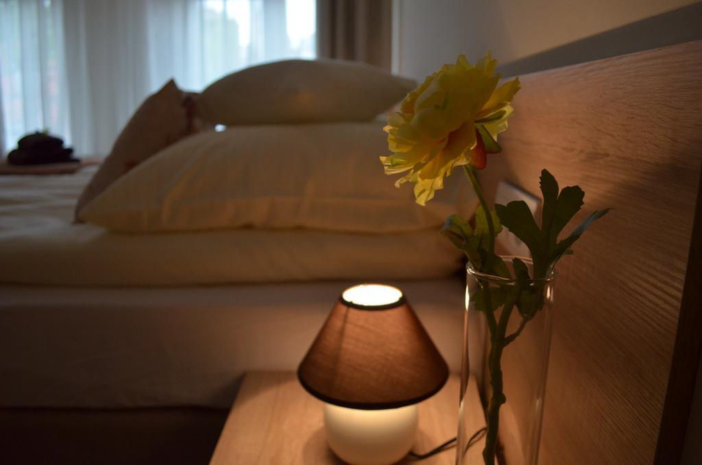 Royal Route 29 Comfort Rooms คราคูฟ ภายนอก รูปภาพ