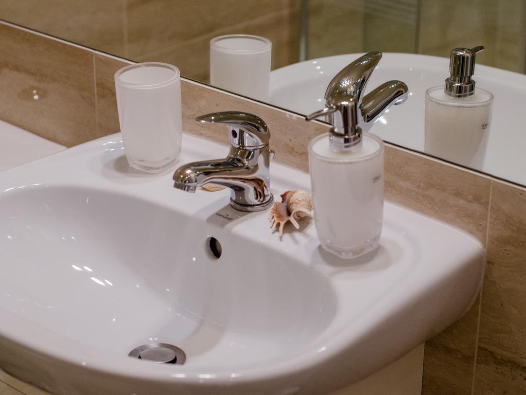 Royal Route 29 Comfort Rooms คราคูฟ ภายนอก รูปภาพ