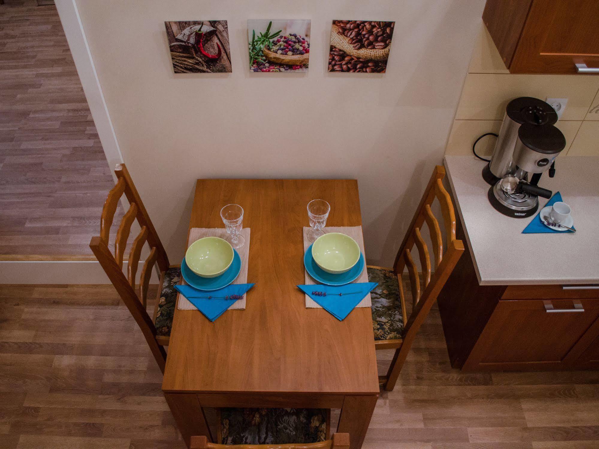 Royal Route 29 Comfort Rooms คราคูฟ ภายนอก รูปภาพ