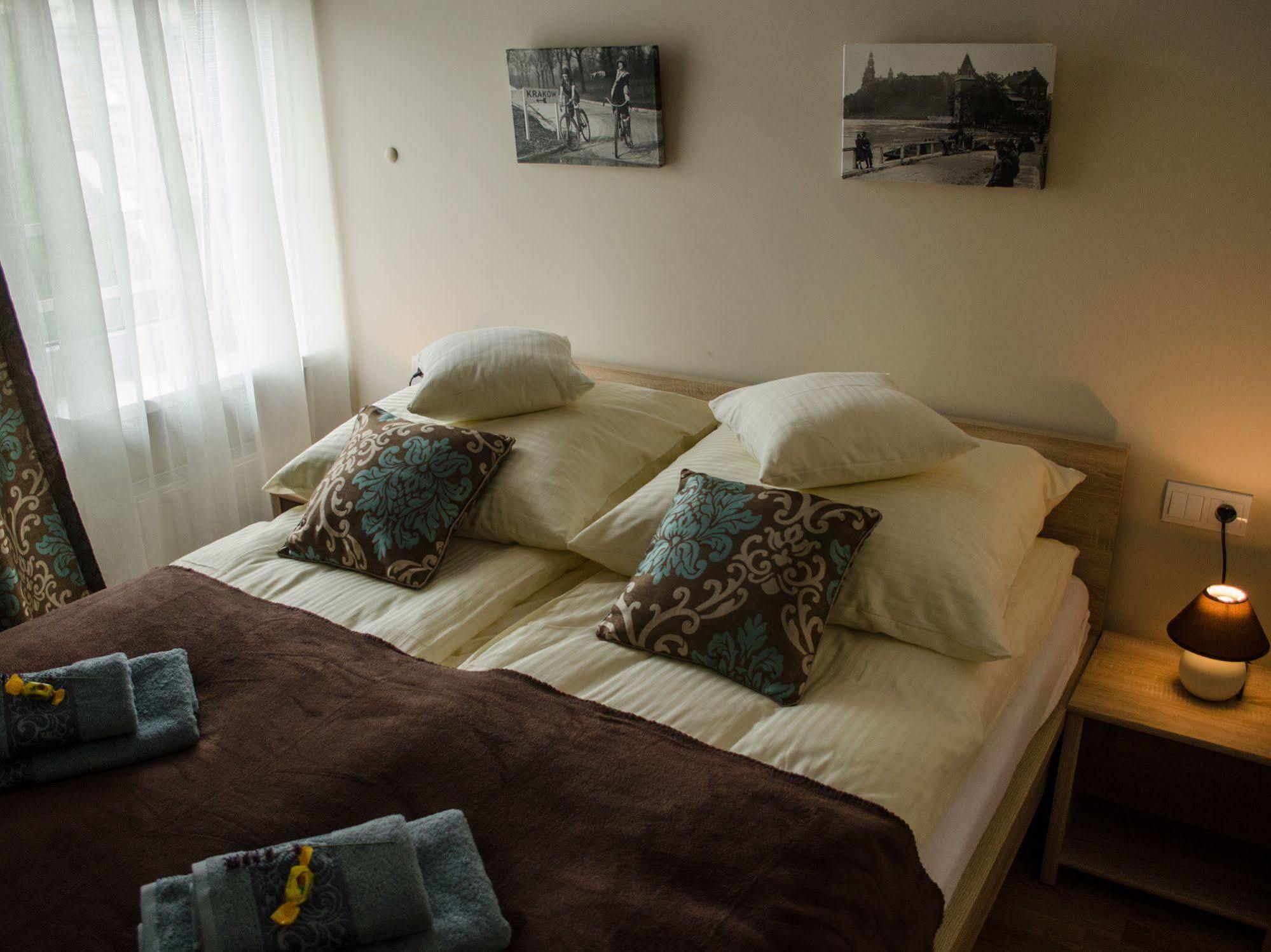 Royal Route 29 Comfort Rooms คราคูฟ ภายนอก รูปภาพ