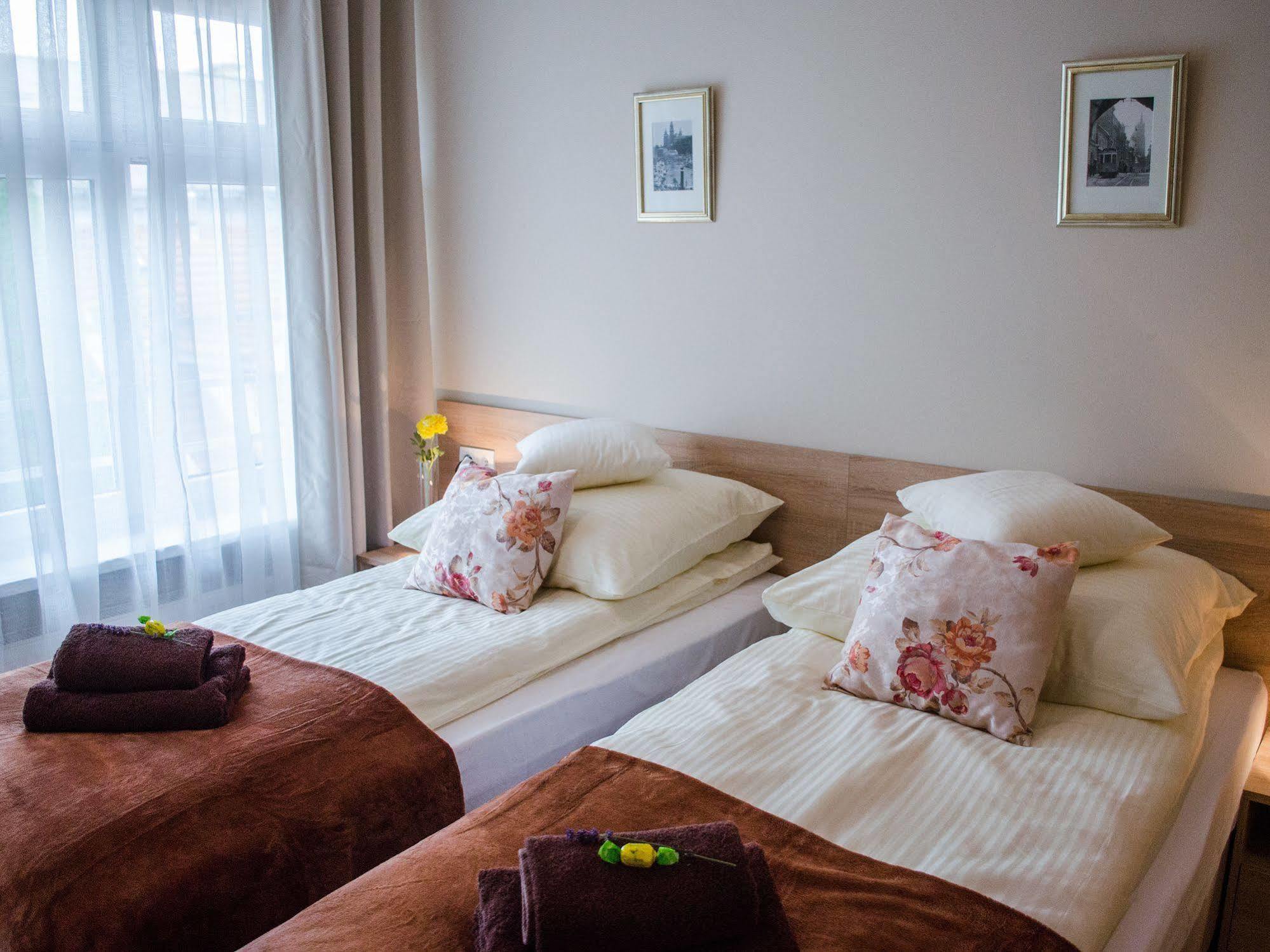 Royal Route 29 Comfort Rooms คราคูฟ ภายนอก รูปภาพ